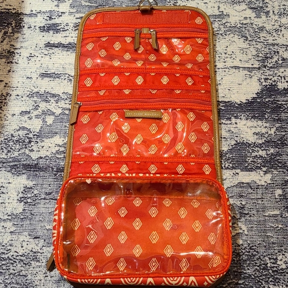 Stella & Dot travel bag - Picture 2 of 8